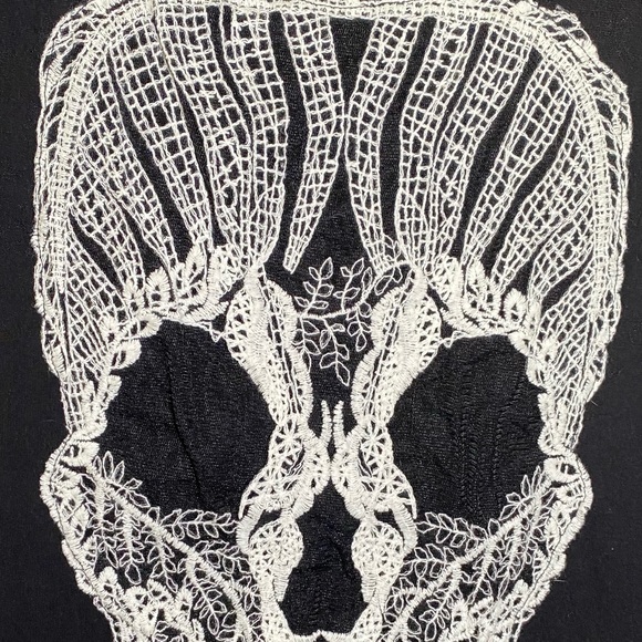 FLOWY SKULL SHIRT (L) - Picture 2 of 5